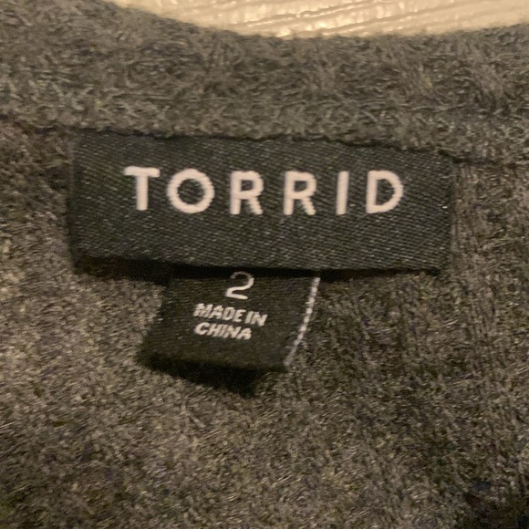 Torrid Gray Off One Shoulder Blouse Size 2 - Picture 4 of 8